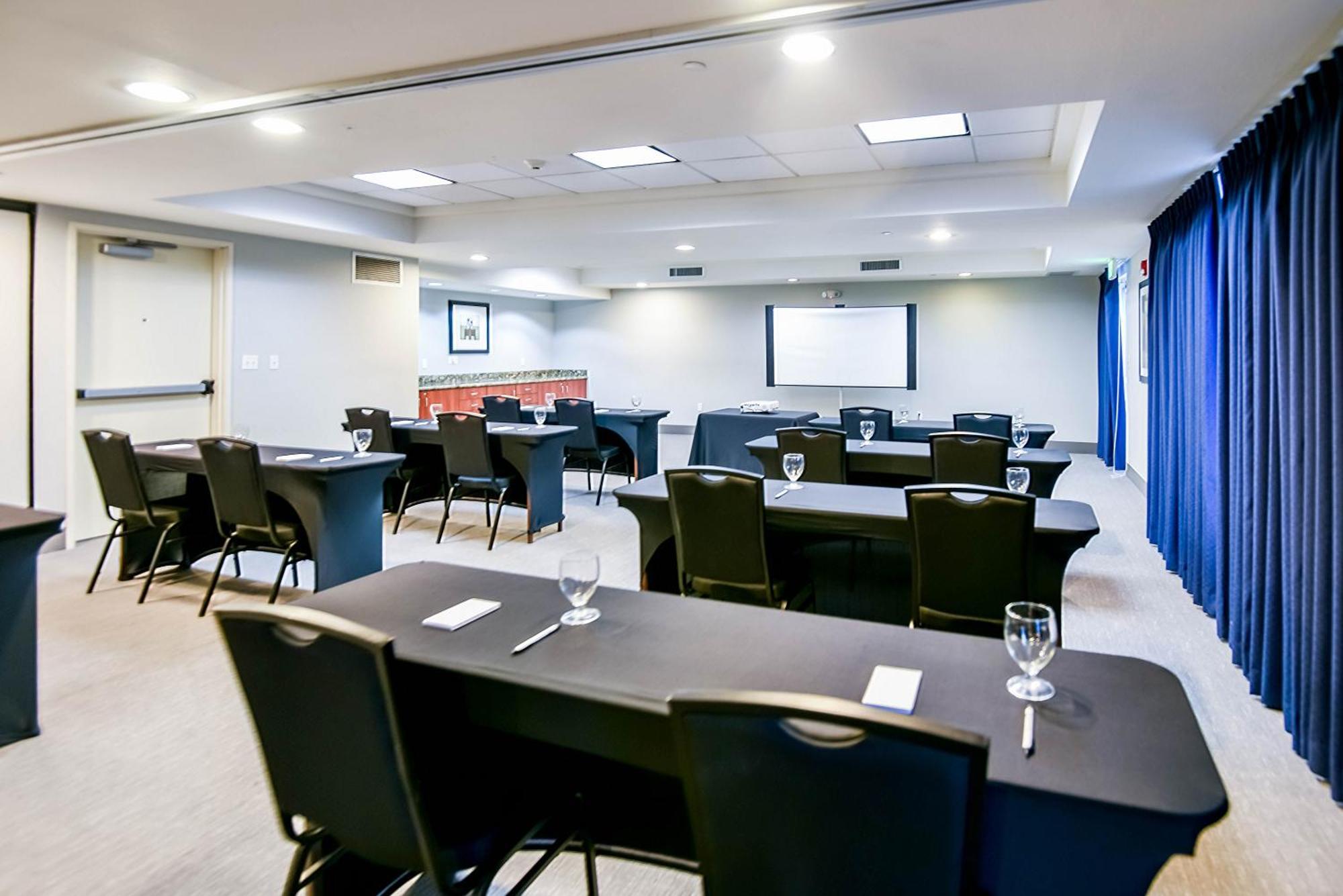 Shutters Hotel Елко Екстер'єр фото